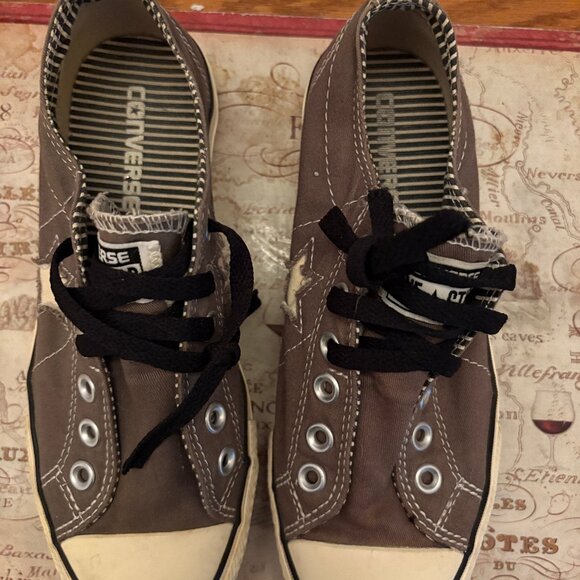 Converse One Star Low-Top Sneakers (Women's 7.5) - Picture 2 of 5